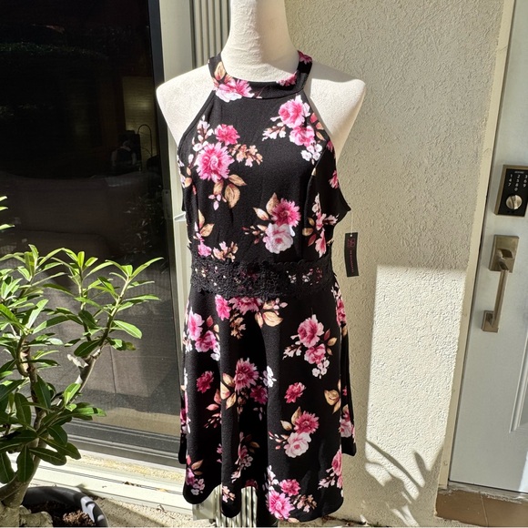 NO BOUNDARIES. NWT. Black/Pink Floral, Sleeveless Dress. Size 2X. Halter… - Picture 5 of 12